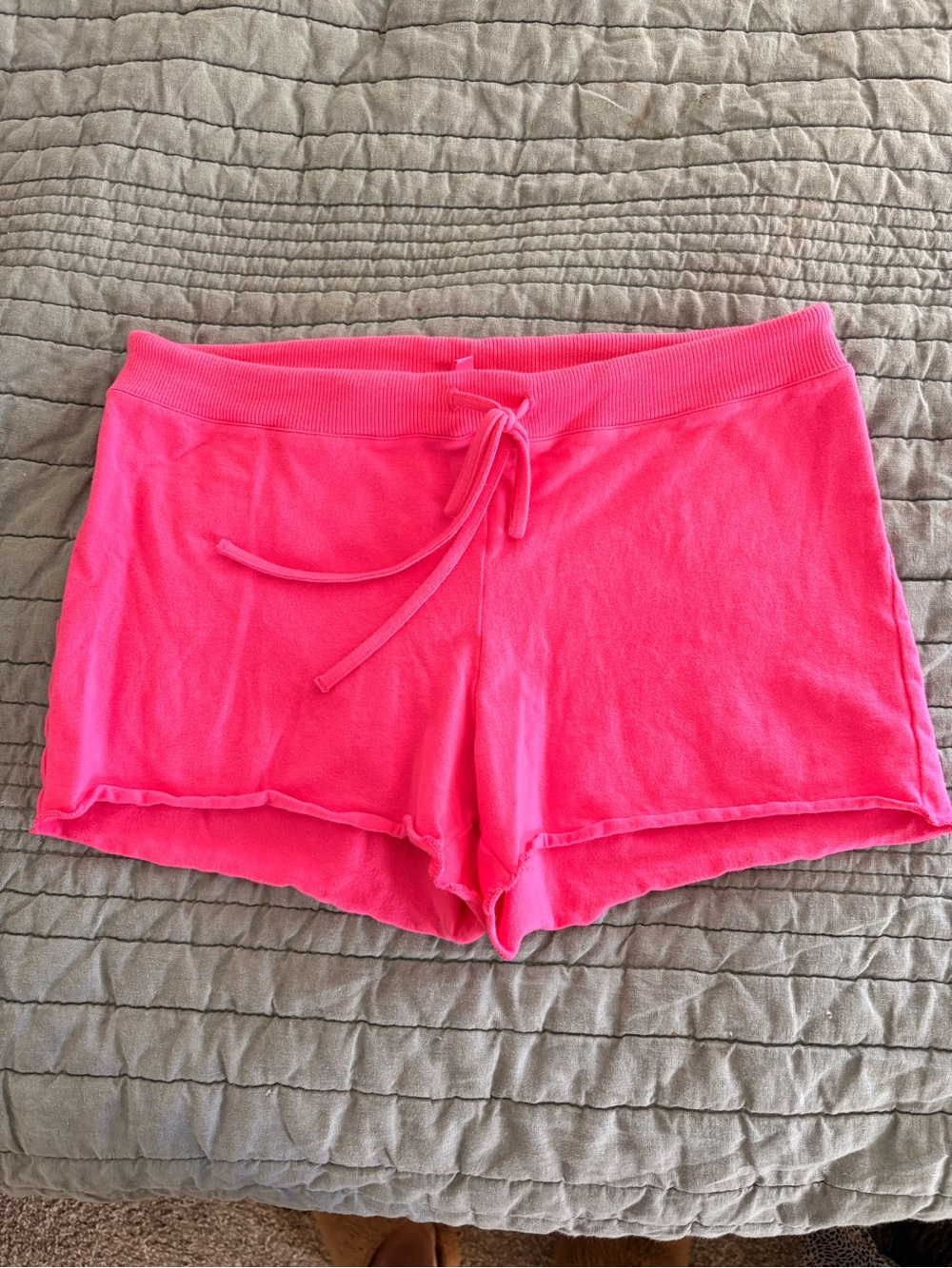 SKIMS Neon Pink Ribbed-Waist Lounge Shorts